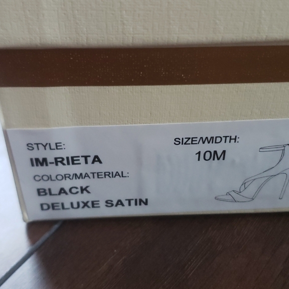 NEW! VINCE CAMUTO IMAGINE Black Rieta Satin Sandals 10. - Picture 11 of 12